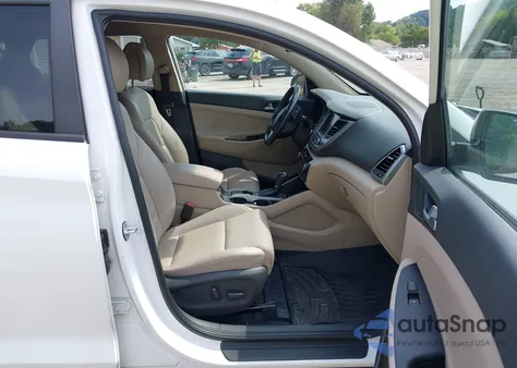 2017 Hyundai Tucson Se Plus z USA, uszkodzony, nr VIN KM8J3CA47HU475448